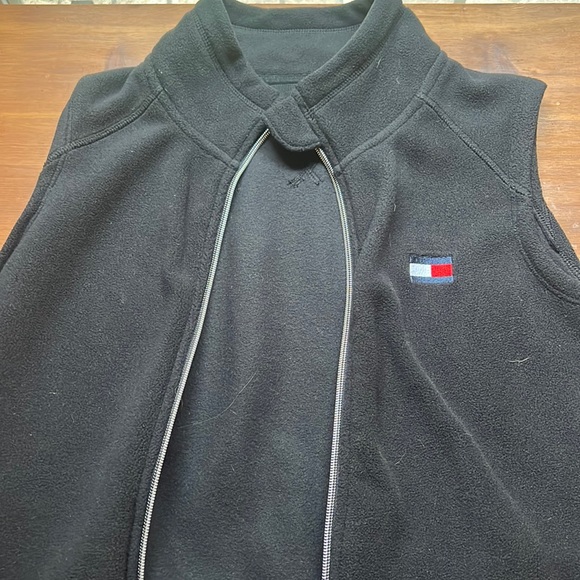 black tommy hilfigger vest - Picture 1 of 3